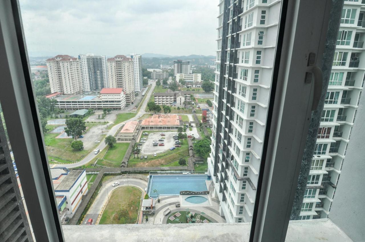 קאג'אנג Azfa Duplex Suite At De Centrum Putrajaya Bangi Free Wifi מראה חיצוני תמונה