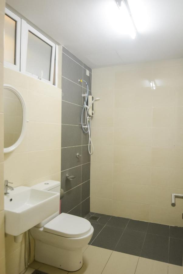 קאג'אנג Azfa Duplex Suite At De Centrum Putrajaya Bangi Free Wifi מראה חיצוני תמונה